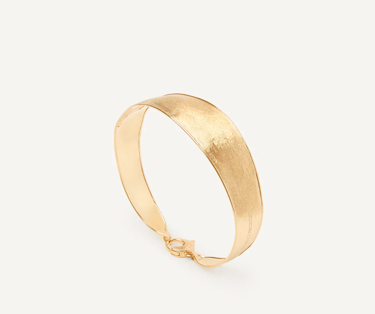 SB116 Y 02 | MARCO BICEGO LUNARIA Medium Width Bangle in Yellow Gold 18K